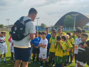 Goeber Maia pontua alguns talentos avaliados na Escola SPFC Palmas