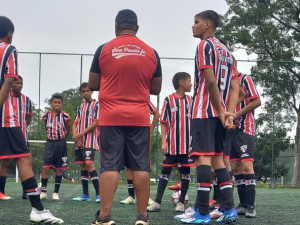Escola SPFC Palmas faz história em Cotia na Copa Tricolor