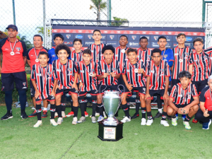 Escola SPFC Palmas faz história em Cotia na Copa Tricolor
