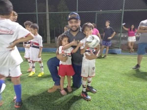 Escola SPFC presta homenagem ao Dia dos Pais