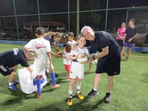 Escola SPFC presta homenagem ao Dia dos Pais