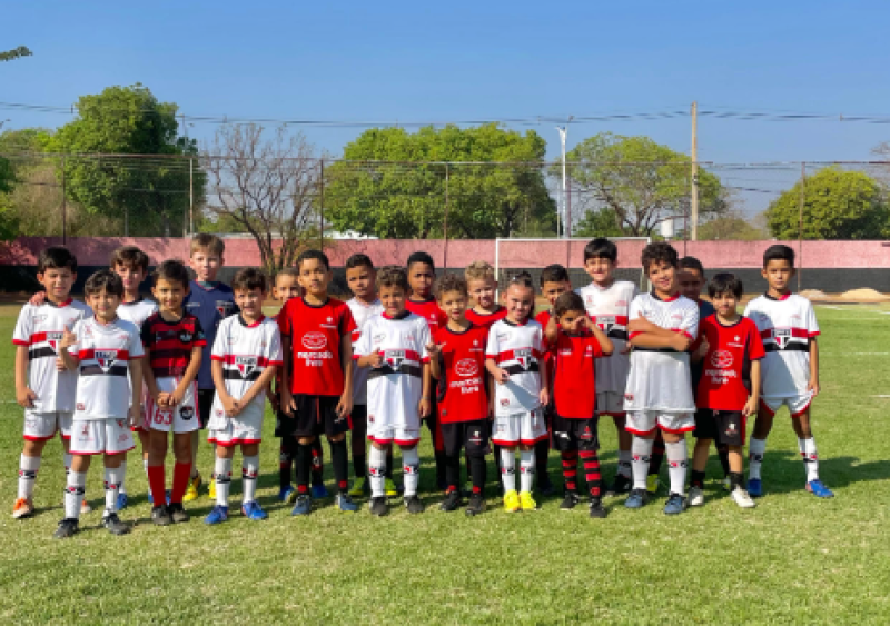 Escola do São Paulo FC Palmas brilha em amistosos contra o FlaPorto