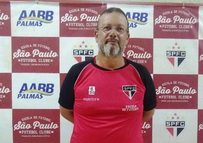 ESCOLA SPFC PALMAS CONTRATA PROFESSOR PORTUGUÊS PAULO CÉSAR CAROÇO